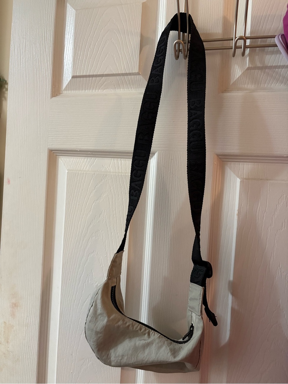 Baggu UO exclusive mini crescent bag